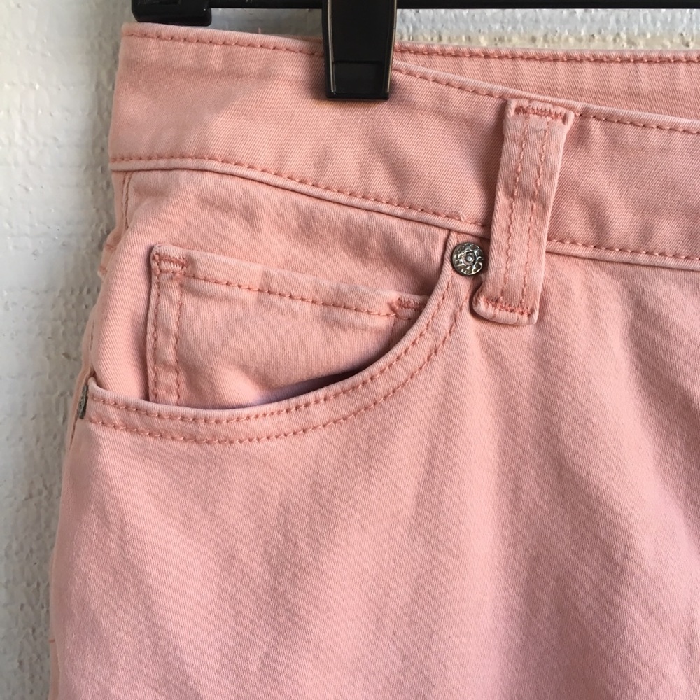 Size 6 CAbi skinny jeans dusty pink color